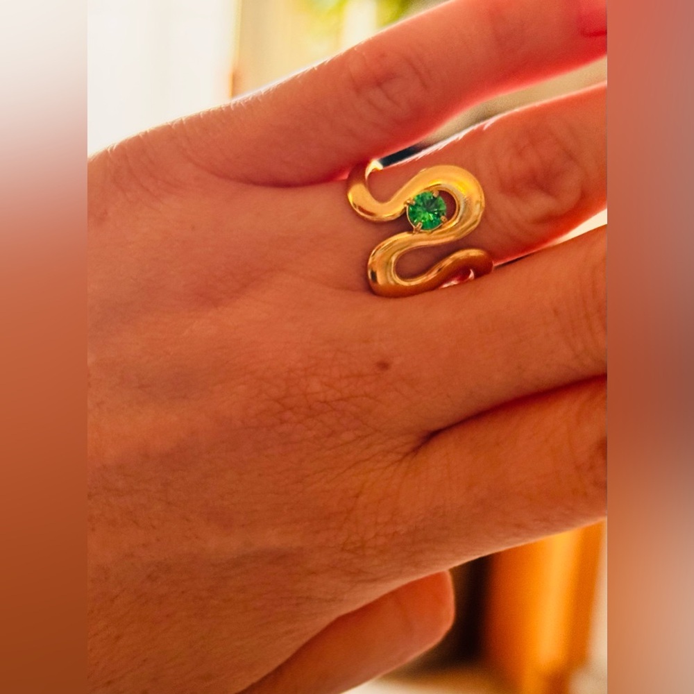 Modern Gold and Green Sculptural Ring - Picture 5 of 6
